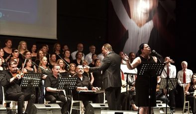 Bornova'da coşku dolu Türk Sanat Müziği Konseri